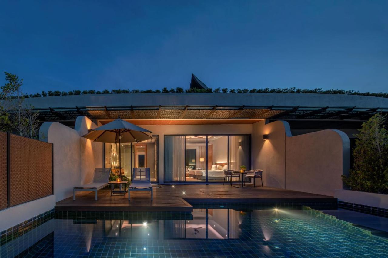 Noku Phuket Hotel Chalong Bagian luar foto The Beachfront Pool Villa at The Standard Hua Hin