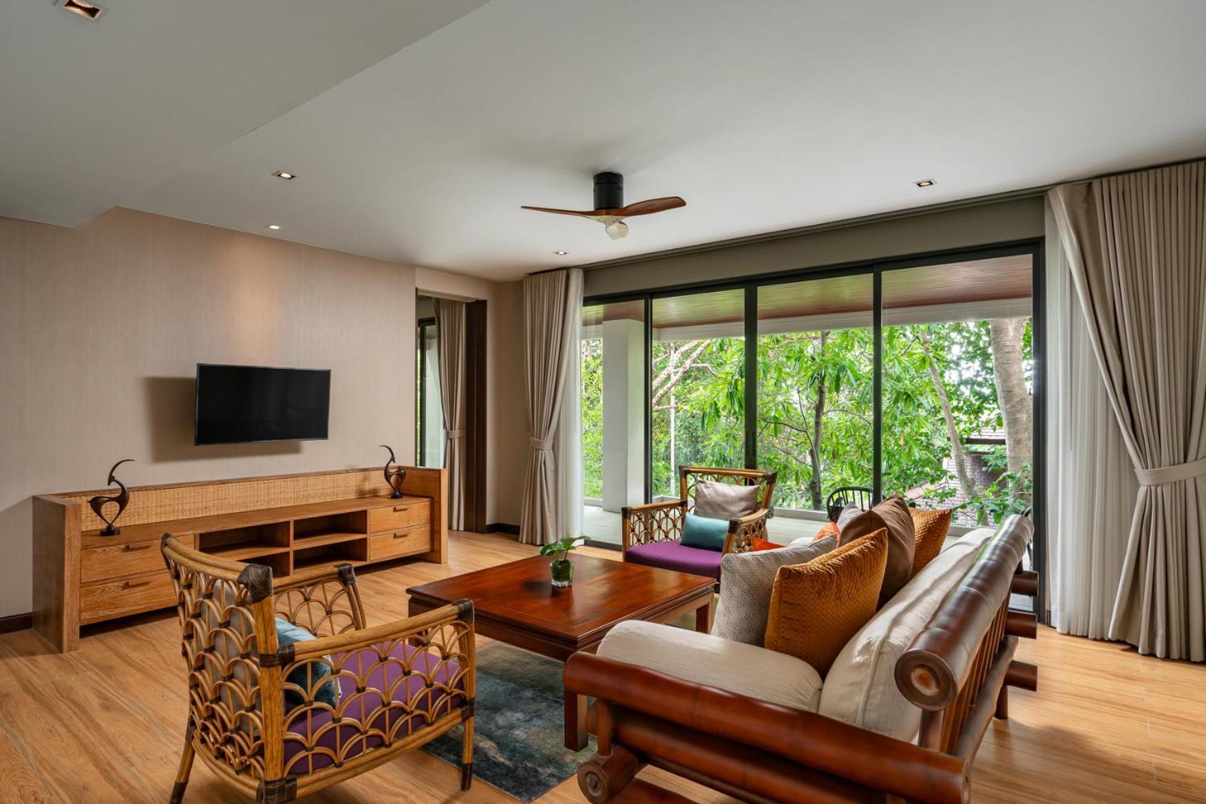 Noku Phuket Hotel Chalong Bagian luar foto Living room