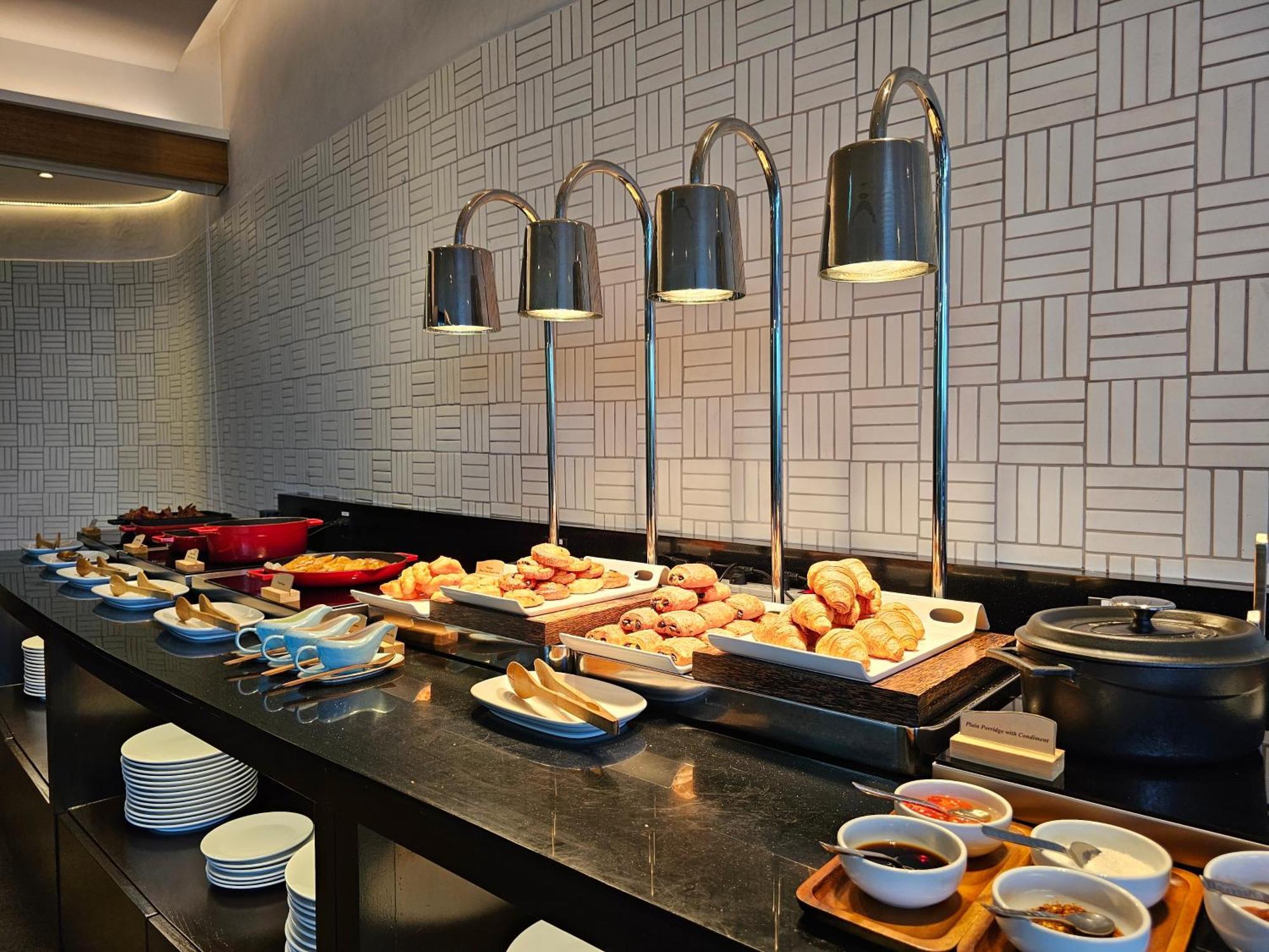 Noku Phuket Hotel Chalong Bagian luar foto A buffet at a hotel